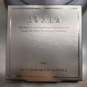 Stila Brightening Finishing Powder